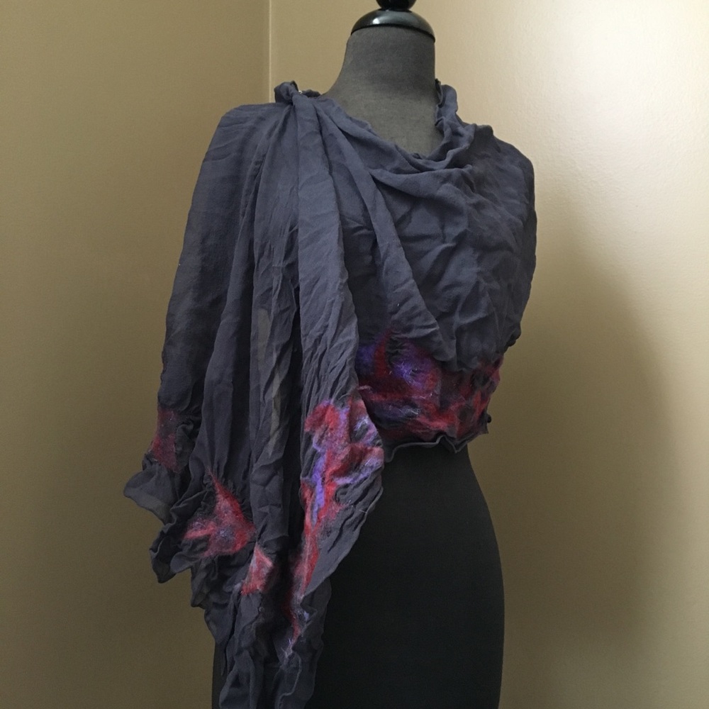 Scarf/shoulder shawl